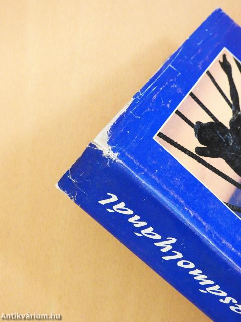 Isten zsámolyánál (dedikált példány)