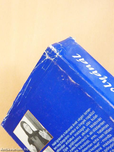 Isten zsámolyánál (dedikált példány)