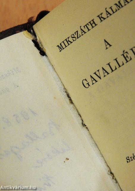 A gavallérok (minikönyv)