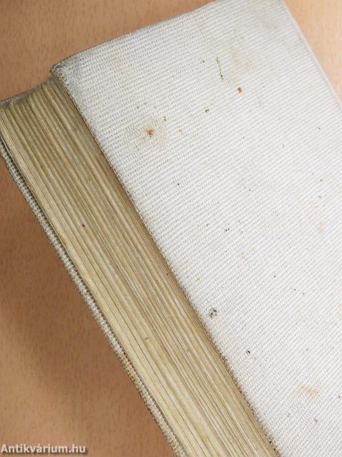 "50 kötet háború előtti szépirodalmi regény"