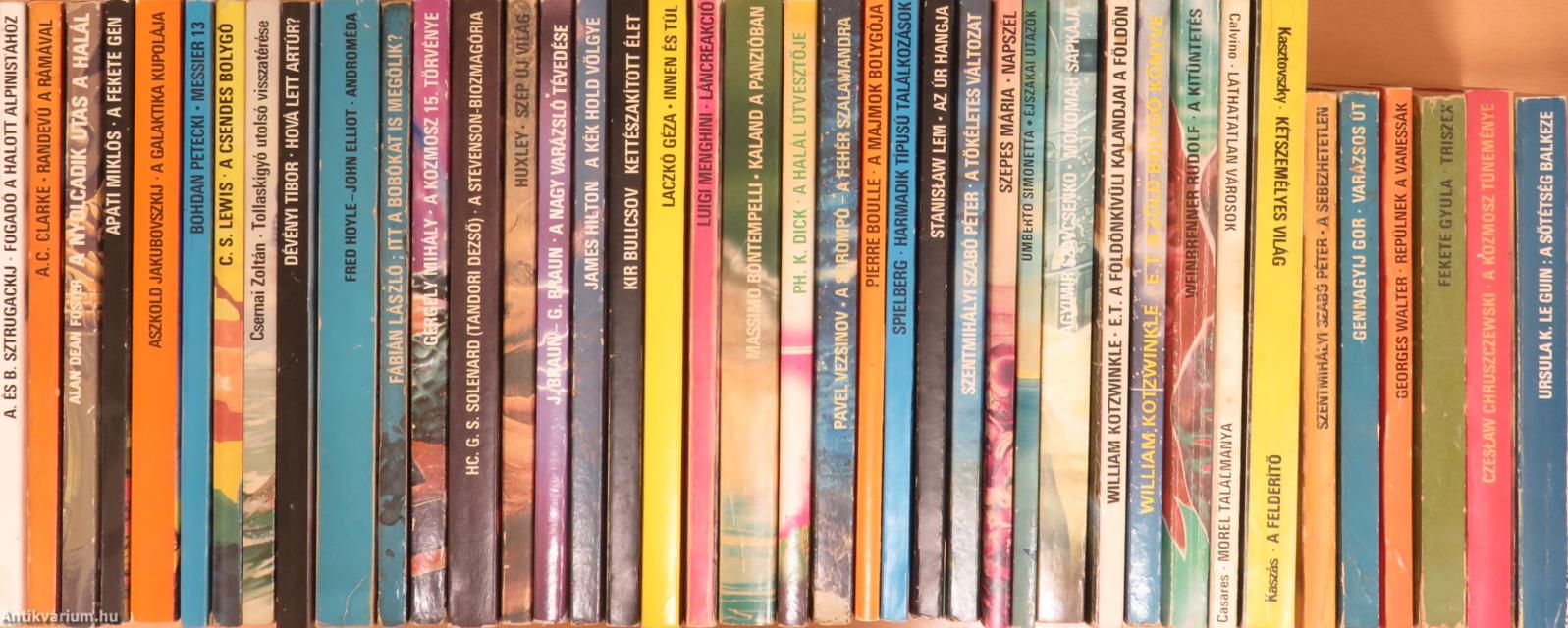 "40 kötet a Kozmosz Fantasztikus Könyvek sorozatból (nem teljes sorozat)"