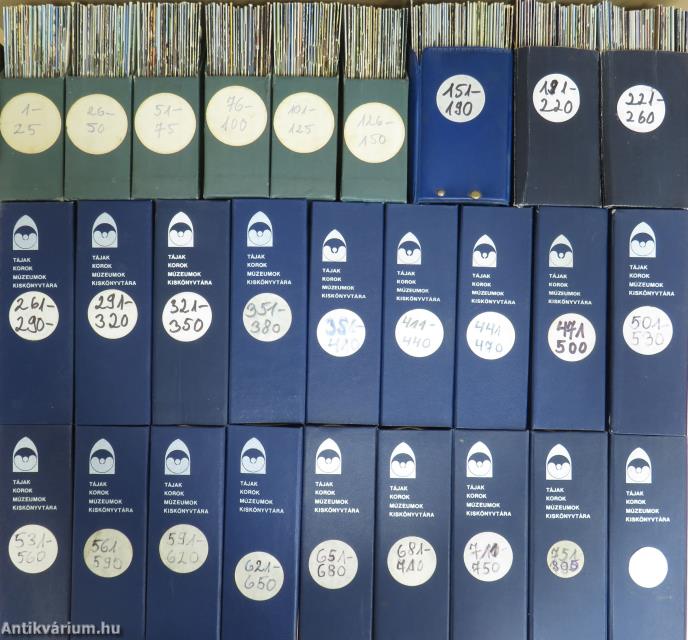 "831 kötet a Tájak-Korok-Múzeumok Kiskönyvtára sorozatból (nem teljes sorozat)"