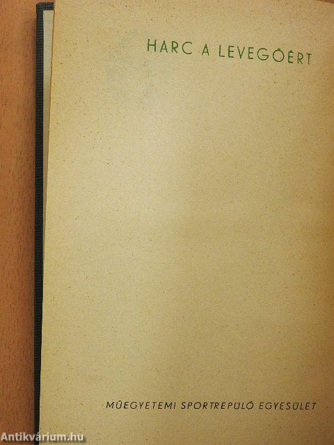 Egyedül a felhők felett