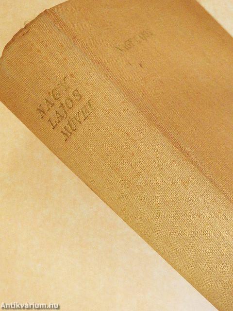 Kiskunhalom/Három boltoskisasszony/Falu