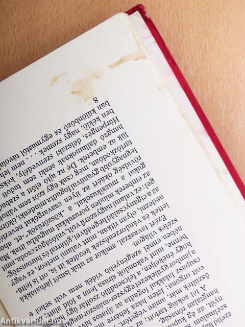 "30 kötet szépirodalmi mű egységes kötésben a Kner Izidor kiadásában (nem teljes sorozat)"