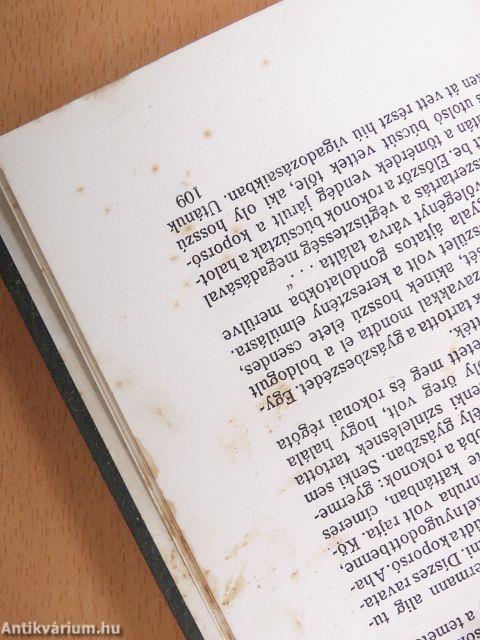 "30 kötet szépirodalmi mű egységes kötésben a Kner Izidor kiadásában (nem teljes sorozat)"