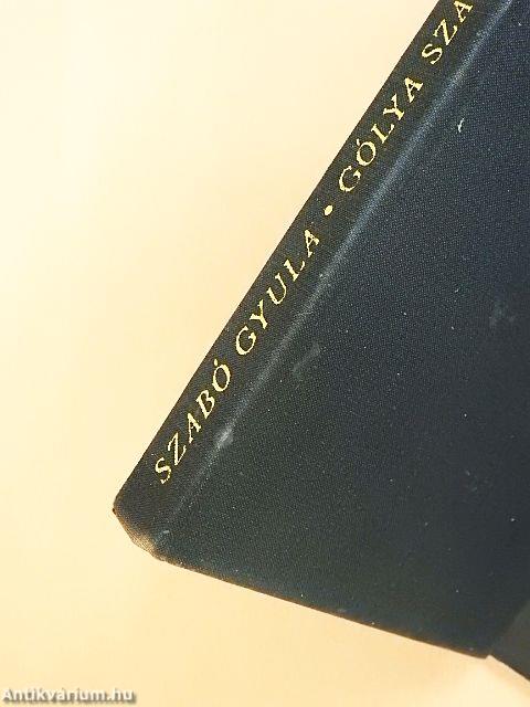 Gólya szállt a csűrre