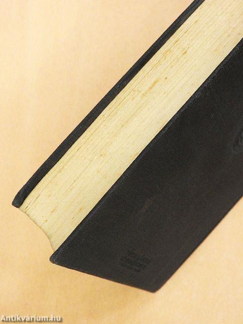 Hárman egymás ellen