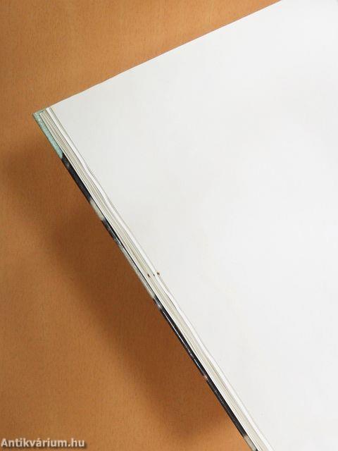 Egyet lép az ősi város