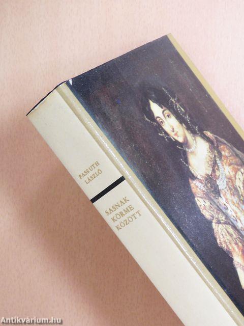 Sasnak körme között