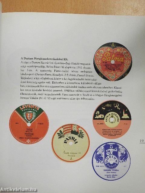 "Csillogó fekete lemezeken..."