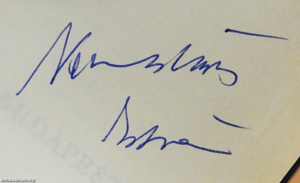 Önfia vágta sebét (dedikált példány)