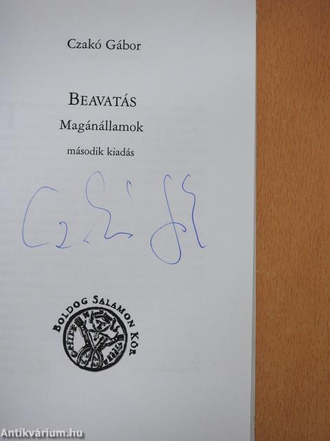 Beavatás (aláírt példány)