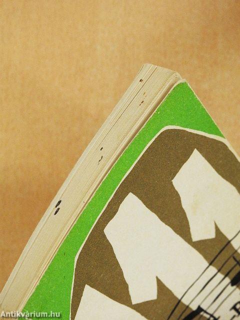 111 dal úttörőknek