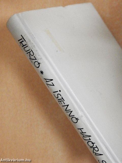 Az istennő hajóra száll