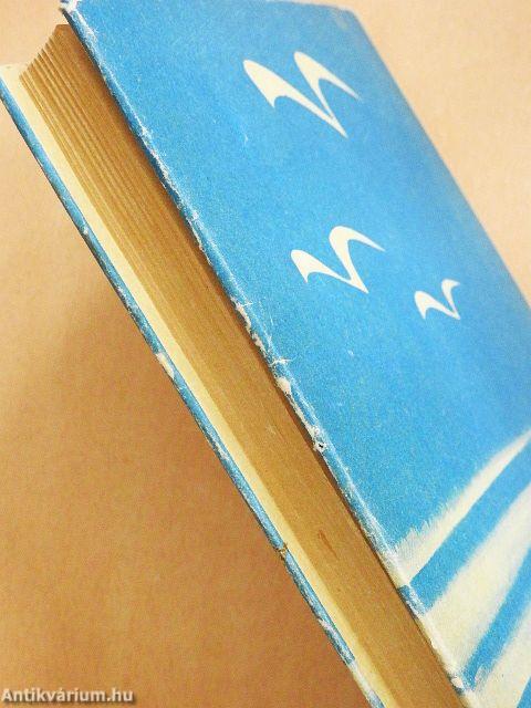 Távolban egy fehér vitorla