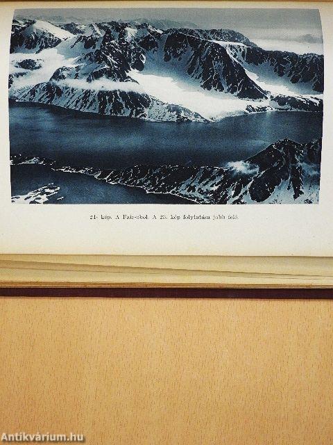 Repülőgépen az Északi sark felé