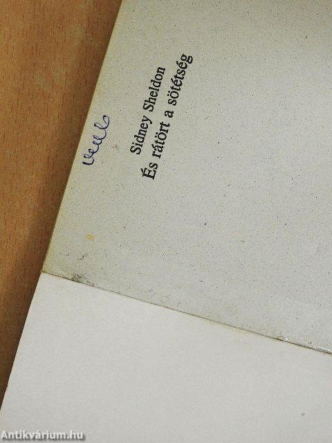 És rátört a sötétség