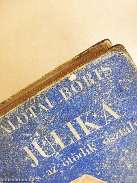 Julika és az ötödik osztály