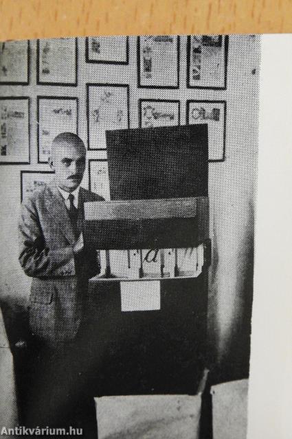 Az adai iskolák története (minikönyv)