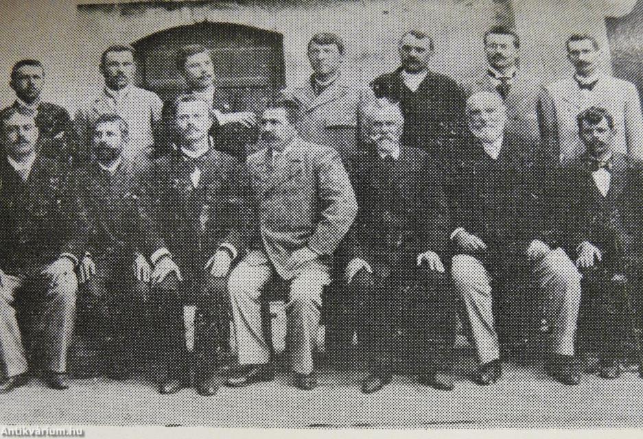 Az adai iskolák története (minikönyv)