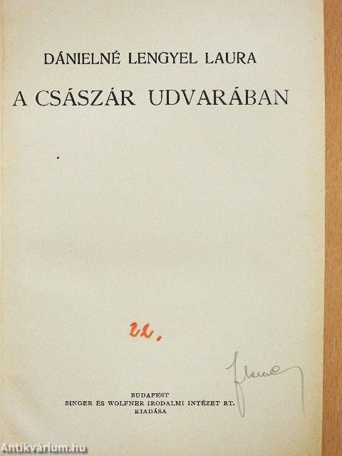 A császár udvarában