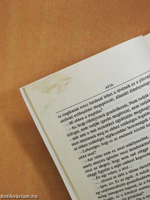 Kutyafülűek/És így tovább...