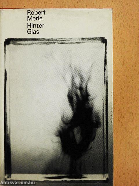 Hinter Glas