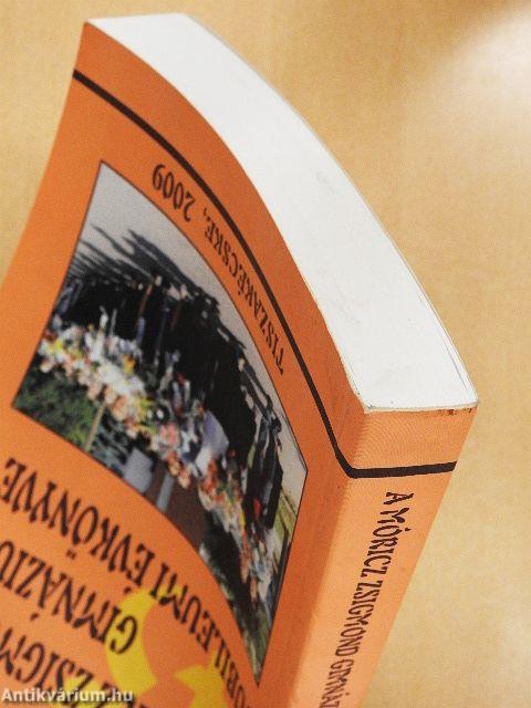 A Móricz Zsigmond Gimnázium jubileumi évkönyve