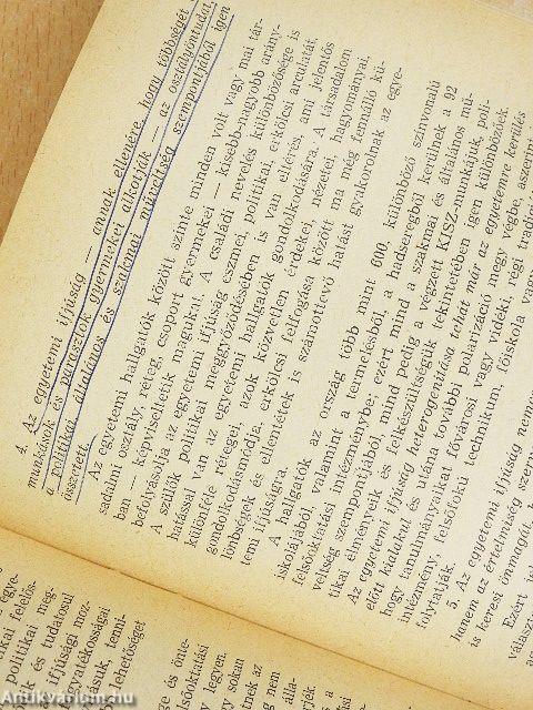 Vajó Péter elvtársnak, a KISZ KB titkárának beszámolója a KB 1966. október 5-i ülésén