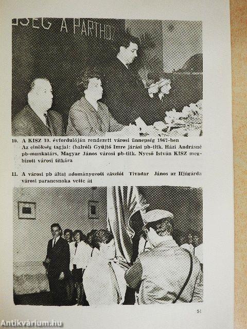 A KISZ zászlóbontása Törökszentmiklóson és környékén