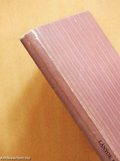 Lányok fényben és árnyékban