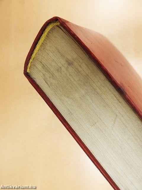 Réztábla a kapu alatt