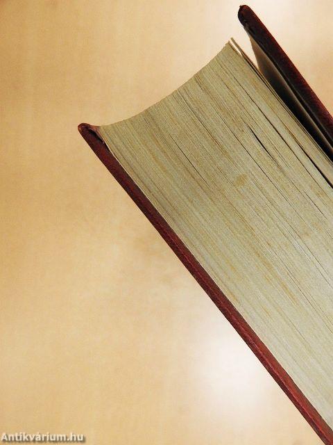 Réztábla a kapu alatt