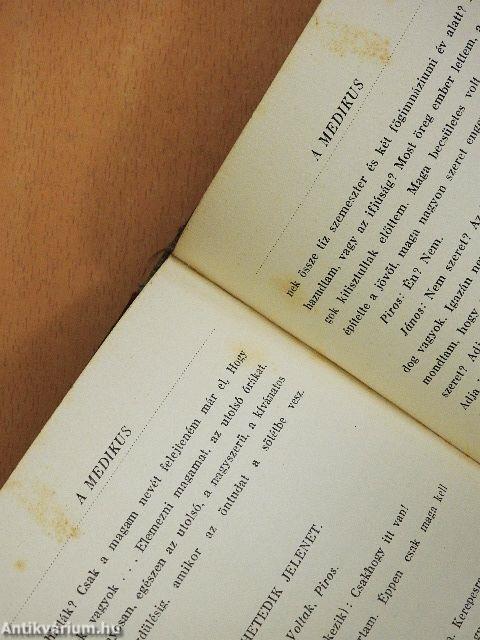 Medikus/A tanitónő