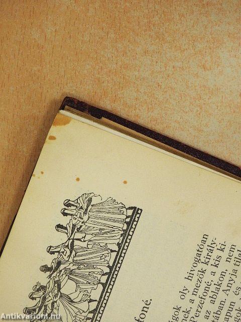 Regélnek a múzsák