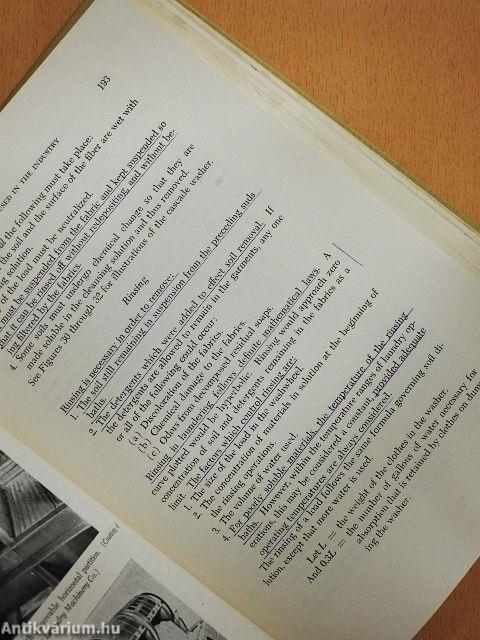 Chemistry and Textiles for the Laundry Industry