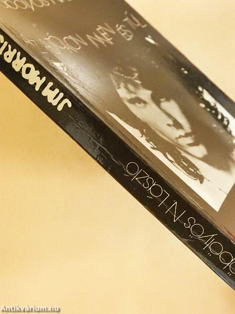 Az ajtókon innen és túl