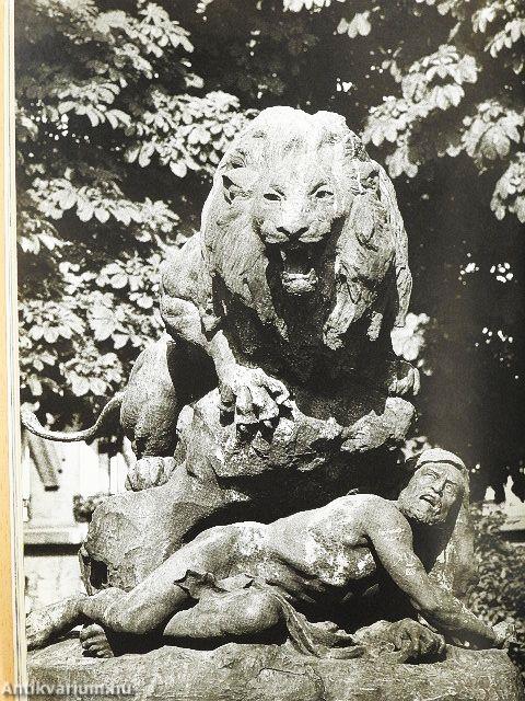 Paris est une ville pleine de lions