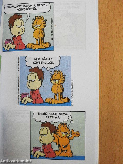 A meccs alatt ásító fiú