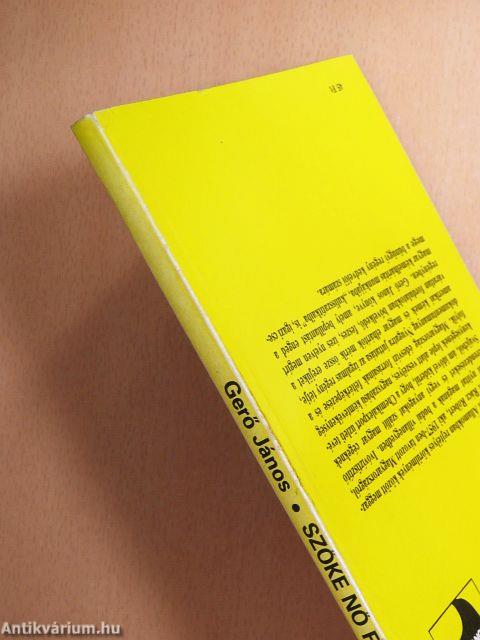 Szőke nő fekete taxiban