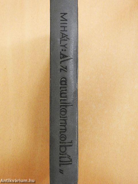 Az automobil, teherautó, motorkerékpár