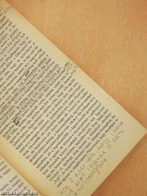 A köpönyeg/Az orr/A revizor