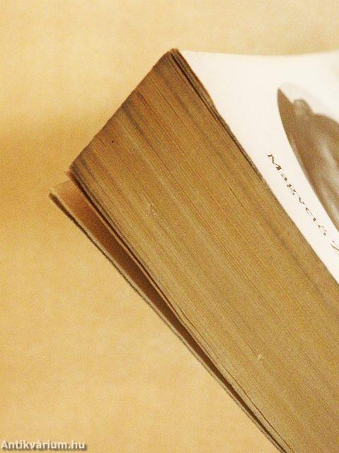 "Kik érted haltak, szent Világszabadság!"