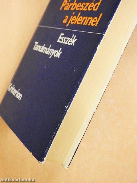 Párbeszéd a jelennel