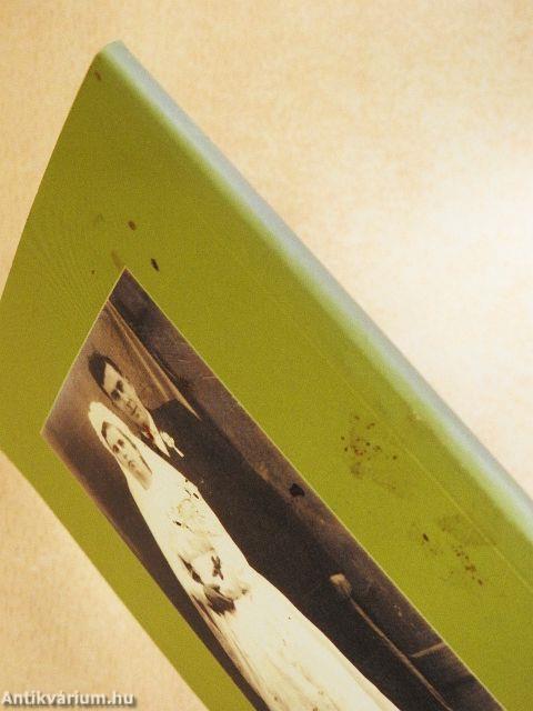 Az ócsai népviselet képeskönyve