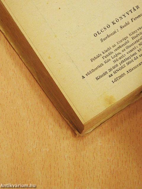 Tizenkét szék I-II.