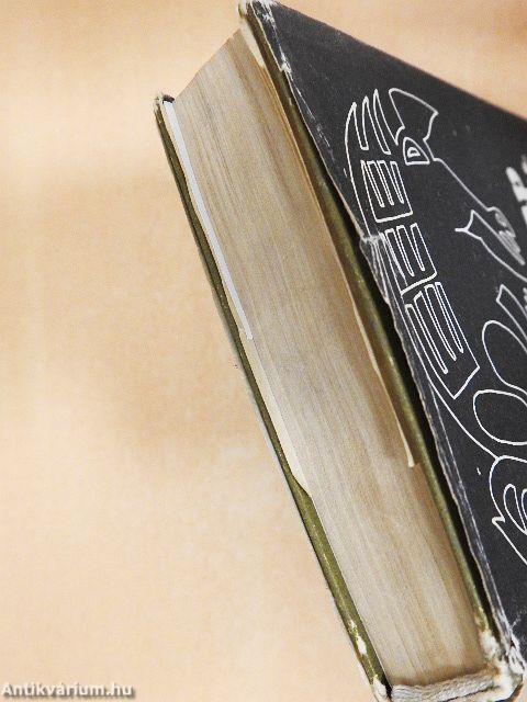 Vasárnap a gyékényketrecben