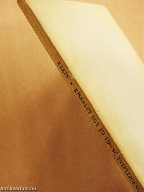 Kísérlet egy új típusú intelligencia-teszt kialakítására