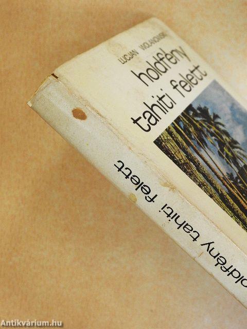 Holdfény Tahiti felett